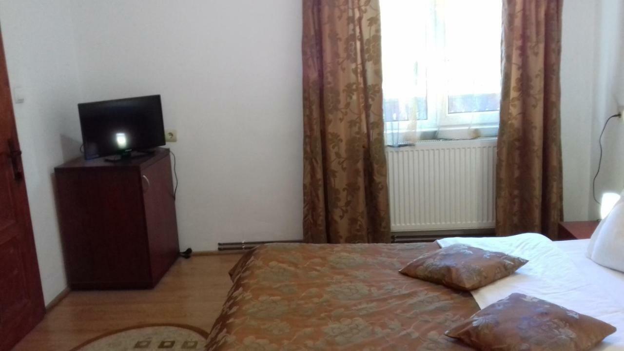 Pensiunea Vladut Bran  Exterior photo